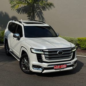 Toyota Land Cruiser Sahara LC300 ZX 2023 - Image 2