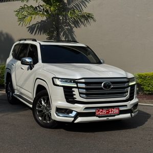 Toyota Land Cruiser Sahara LC300 ZX 2023 - Image 3