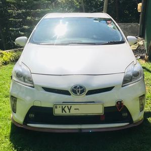 Toyota Prius 2013 - Image 2