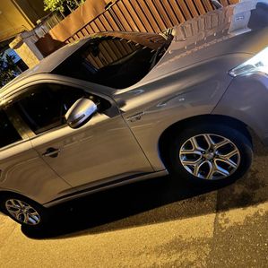 Mitsubishi Outlander PHEV 2013 - Image 3