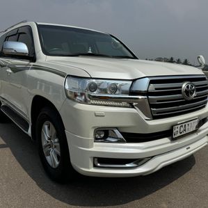 Toyota Land Cruiser Sahara Diesal Full Option 2016 - Image 2