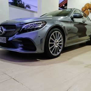 Mercedes Benz C200 AMG Premium Plus 2019 - Image 2