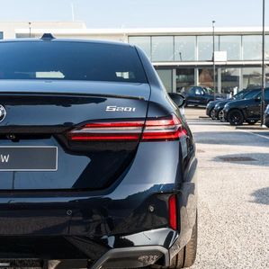 BMW 520i M Sport Special 2025 - Image 2