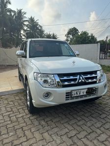 Mitsubishi Montero 2013