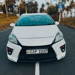 Toyota Prius 2013 - Image 2