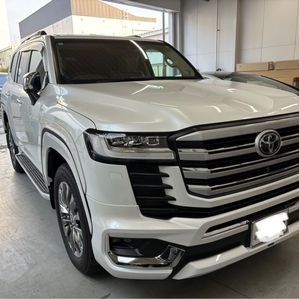 Toyota Land Cruiser Sahara 70th Anniversary 2024 - Image 2