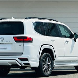 Toyota Land Cruiser Sahara ZX LC300 Petrol 2024 - Image 3