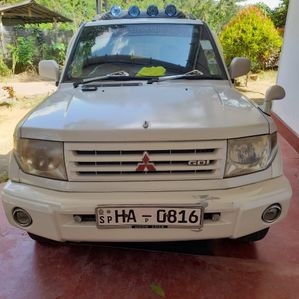 Mitsubishi Pajero 2001 - Image 2
