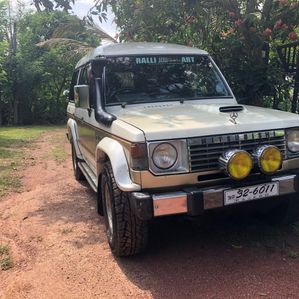 Mitsubishi Pajero Intercooler 1988 - Image 2