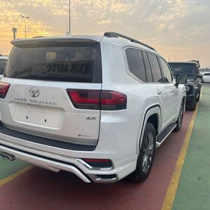 Toyota Land Cruiser Sahara LC300 2024 - Image 2