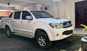 Toyota Hilux Double Cab 4WD 2011