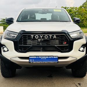 Toyota Hilux GR Sports 2024 - Image 2