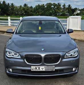 BMW 730iL 2012