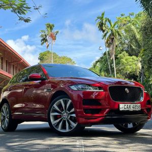 Jaguar F-Pace company 2017 - Image 2