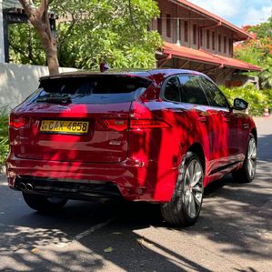 Jaguar F-Pace company 2017 - Image 3