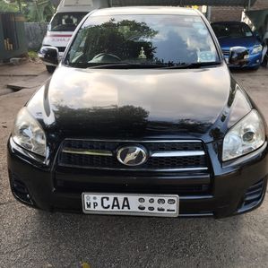 Toyota RAV4 2013 - Image 2