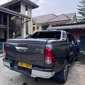 Toyota Hilux 2020 - Image 3