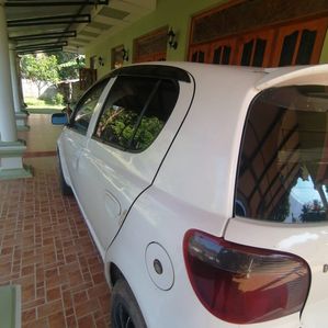 Toyota Vitz 2001 - Image 3