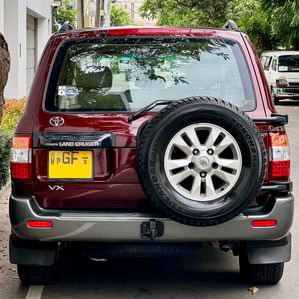 Toyota Land Cruiser Sahara 100 VX 2000 - Image 3