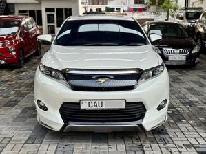 Toyota Harrier Premium Petrol 2016