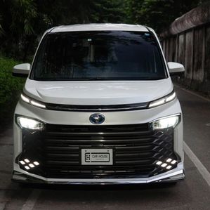Toyota Voxy S-Z 2024 - Image 2