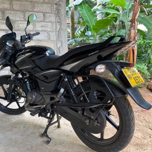 Bajaj Pulsar 150 2019 - Image 2