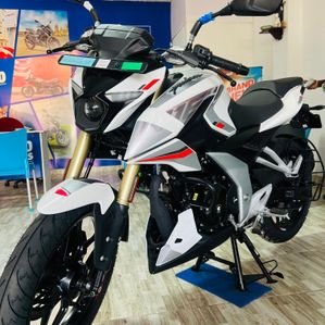 Bajaj Pulsar N160 Premium 2025 - Image 2