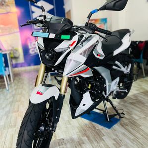 Bajaj Pulsar N160 Premium 2025 - Image 2
