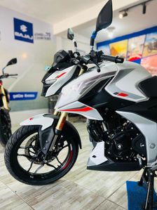 Bajaj Pulsar N160 Premium 2025