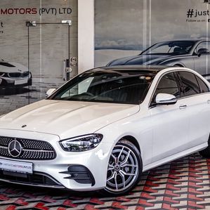 Mercedes Benz E200 AMG Premium Plus 2023 - Image 2