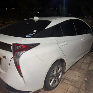 Toyota Prius 2015 - Image 2