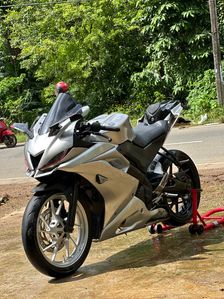 Yamaha R15 2019