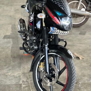 Bajaj Pulsar 150 2018 - Image 2