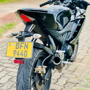 Yamaha R15 V2 2017 - Image 3