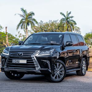Lexus LX570 Aussi spec 2016 - Image 2