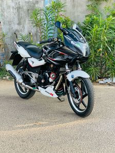 Bajaj Pulsar 220F 2010