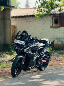 Bajaj Pulsar RS200 black 2020