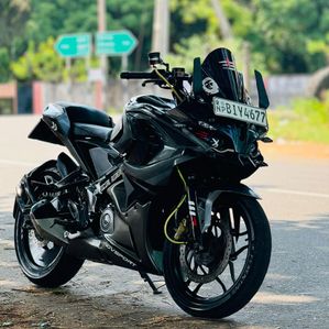 Bajaj Pulsar RS200 black 2020 - Image 3