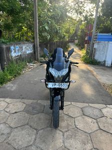 Bajaj Pulsar 220F 2010