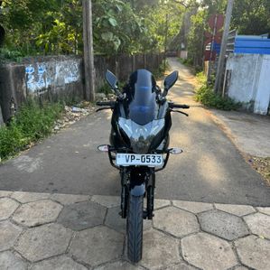 Bajaj Pulsar 220F 2010 - Image 2