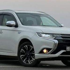 Mitsubishi Outlander G-Navi Premium 2015 - Image 2