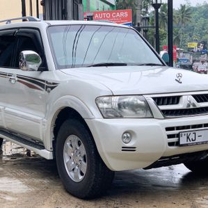 Mitsubishi Montero 2002 - Image 2