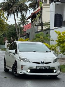 Toyota Prius S Limited 2014