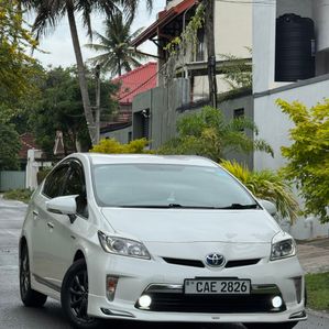 Toyota Prius S Limited 2014 - Image 2