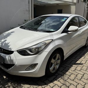 Hyundai Elantra Saloon 2011 - Image 2