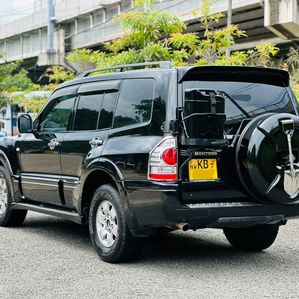 Mitsubishi Montero 2005 - Image 2