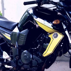 Yamaha FZs V2 2010 - Image 2