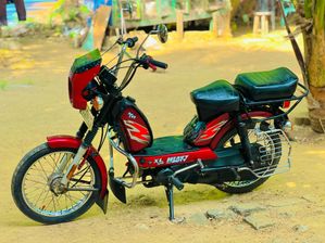 TVS XL 100 T VS 2016