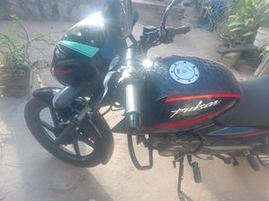 Bajaj Pulsar 150 2011