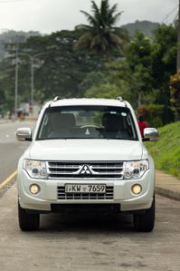 Mitsubishi Montero V98 2013